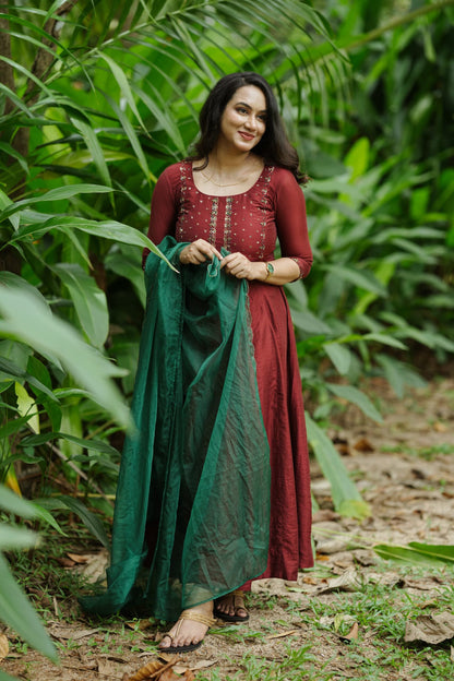 Handworked Panel Cut Kurta With Scalloped Dupatta