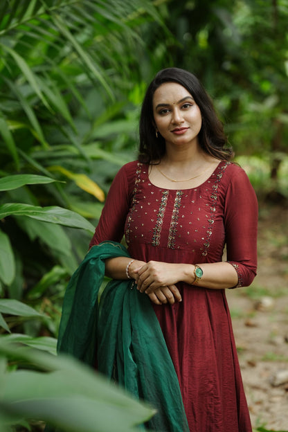Handworked Panel Cut Kurta With Scalloped Dupatta