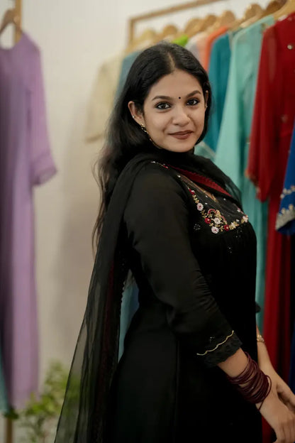 Handworked Pleated Kurta with Dupatta
