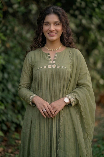 Handworked Pleated Kurta with scalloped dupatta