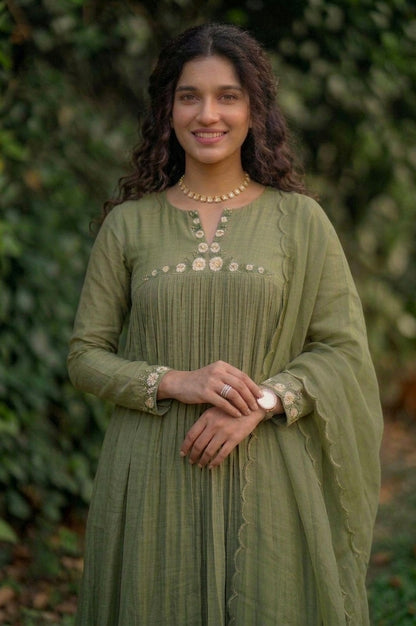 Handworked Pleated Kurta with scalloped dupatta
