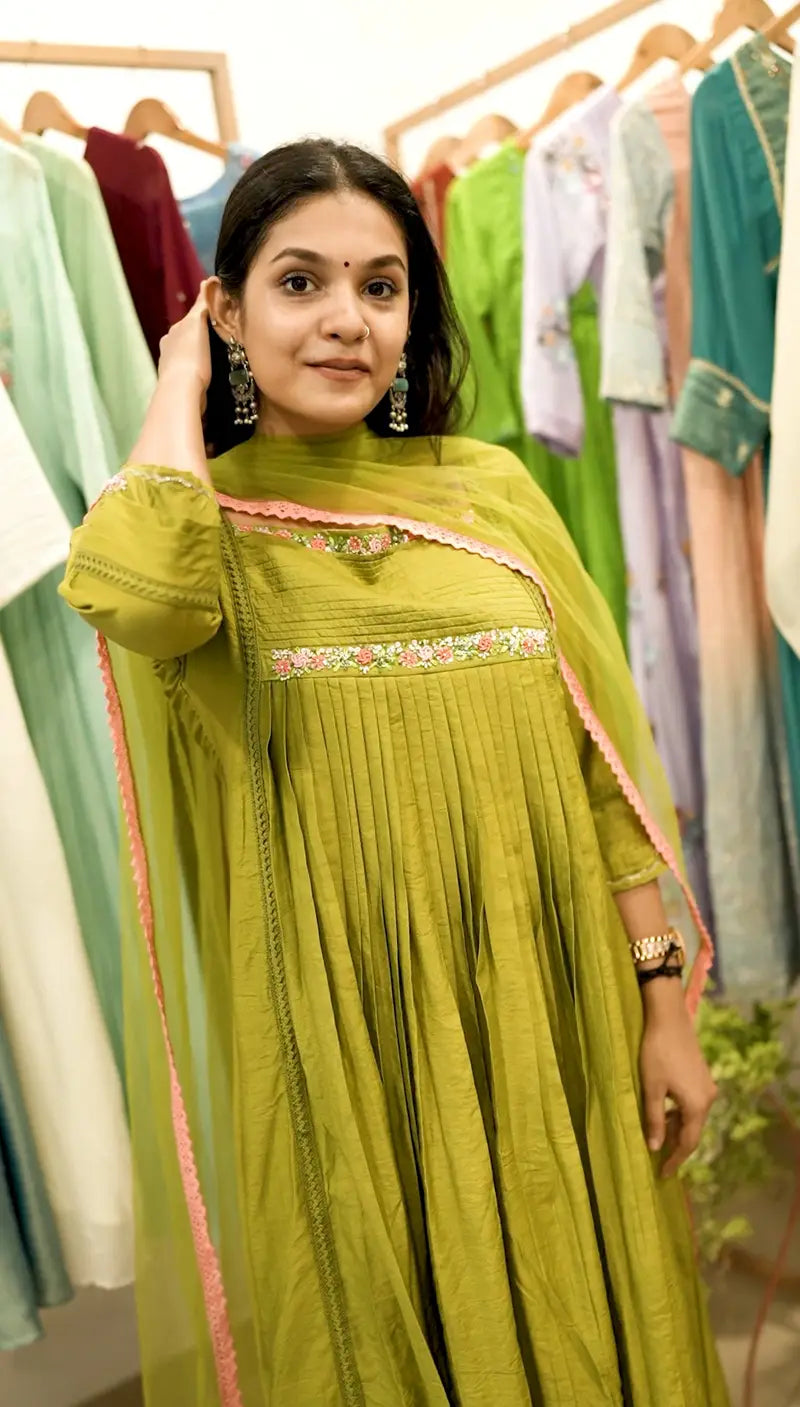 Handworked Pleated Kurta with Dupatta