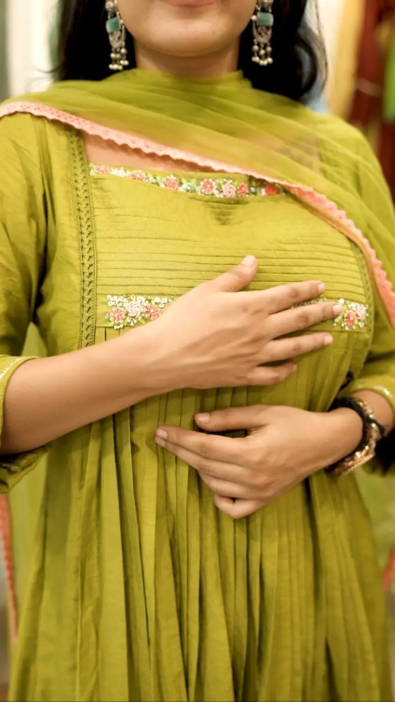 Handworked Pleated Kurta with Dupatta