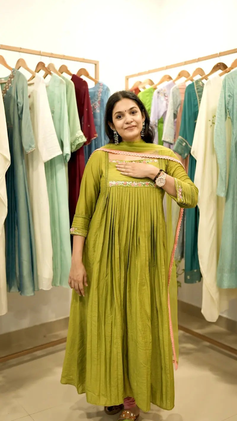 Handworked Pleated Kurta with Dupatta