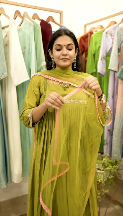 Handworked Pleated Kurta with Dupatta