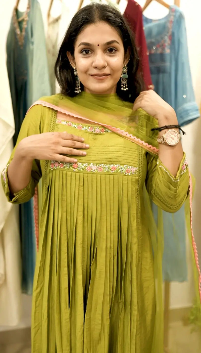 Handworked Pleated Kurta with Dupatta