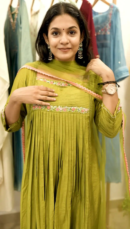 Handworked Pleated Kurta with Dupatta
