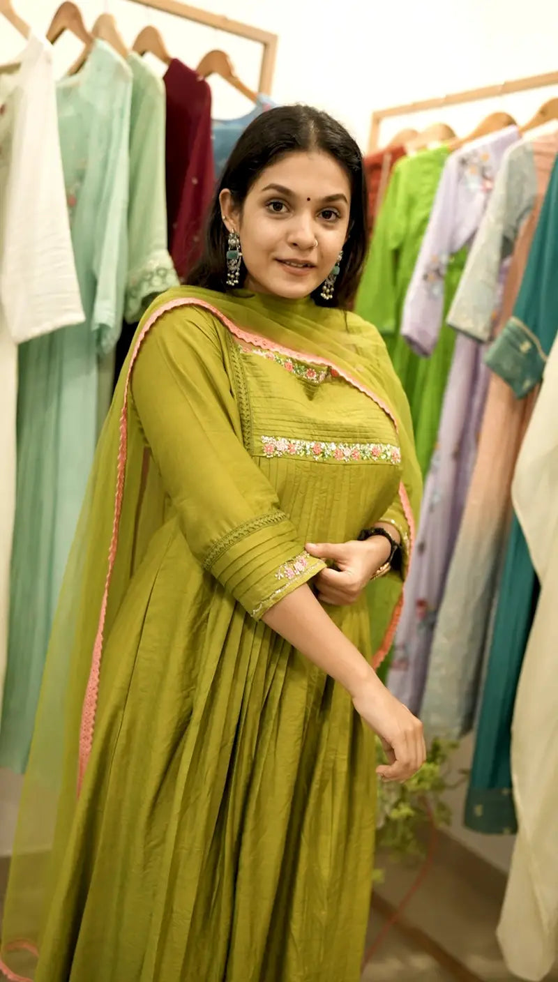 Handworked Pleated Kurta with Dupatta