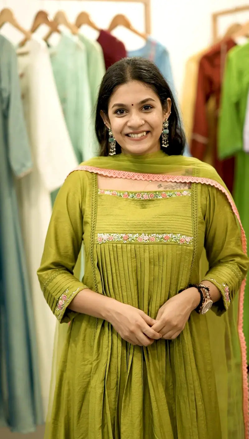 Handworked Pleated Kurta with Dupatta